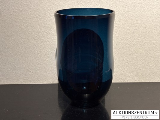 Limitierte Glasvase „100 Jahre KaDeWe“, Nr. 40/100, dunkelblau, H40cm