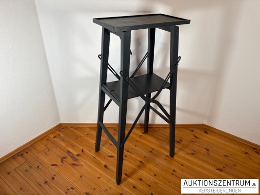 130cm hoher schwarzer Beistelltisch / Podest aus Holz