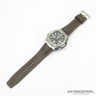 Casio G-Shock GST-W130L Tough Solar Armbanduhr