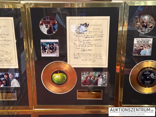 The Beatles Gold Award Display + Songtext: Here Come The Sun, Apple Vinyl