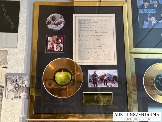 The Beatles Gold Award Display + Songtext: Two of Us, Apple Vinyl