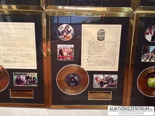 The Beatles Gold Award Display + Songtext: Getting Better, Parlophone Vinyl