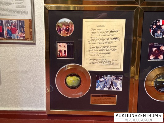 The Beatles Gold Award Display + Songtext: Something / Come Together, Parlophone Vinyl