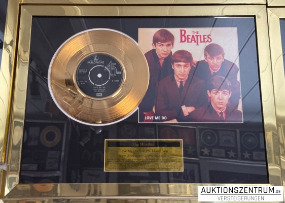 The Beatles Gold Award Display Nr. 1 Hits: Love We Do / P.S. I Love You, Parlophone Vinyl
