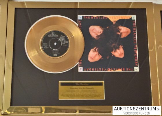 The Beatles Gold Award Display Nr. 1 Hits: Yesterday / Act Naturally, Parlophone Vinyl