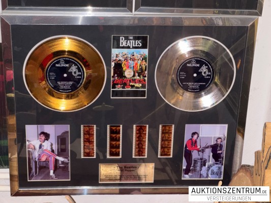 The Beatles Gold & Platin Disc/Vinyl Award Display, Film Cell - Sgt. Pepper / Lucy In The Sky With Diamonds