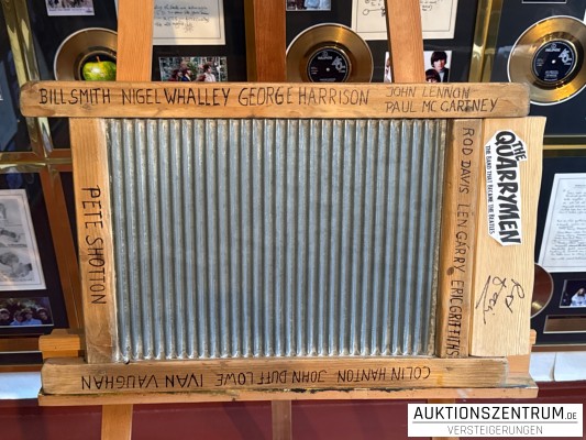 The Quarrymen: Rod Davis signed Washboard