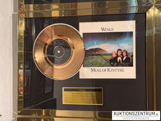 Paul McCartney / Wings Gold Award Display Single: Mull of Kintyre / Girls School, Capitol Vinyl