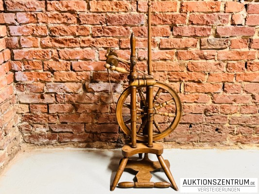 110cm Handgefertigtes Holz Spinnrad / historische Spindel, Flügelspulen-Fadenführung