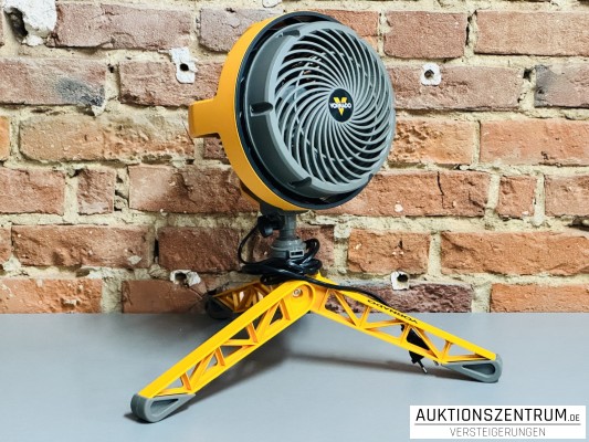 Vornado EXO5 Zirkulator / Ventilator auf Dreibein-Stativ
