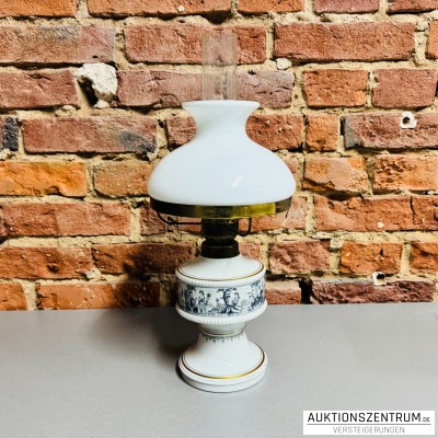 Wallendorf Porzellan Petroleumlampe mit Glaszylinder