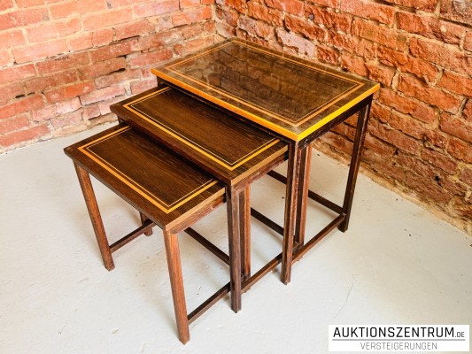 30er Beistelltisch-Set Eichenholz dreiteilig 65*65*42 cm (Nesting Tables)