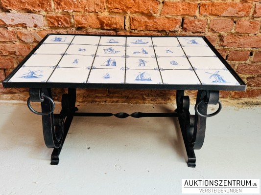 Kacheltisch blauweiße Fayencefliesen auf Schmiedeeisengestell Couchtisch 80*44*53,5 cm