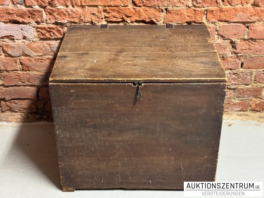 Rustikale Vintage Holztruhe / Holzkiste, braun, 63*53*52 cm