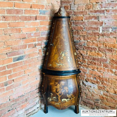 Antiker Grenoble Jagd-Eckschrank/Jagdschrank, Rokoko um 1770